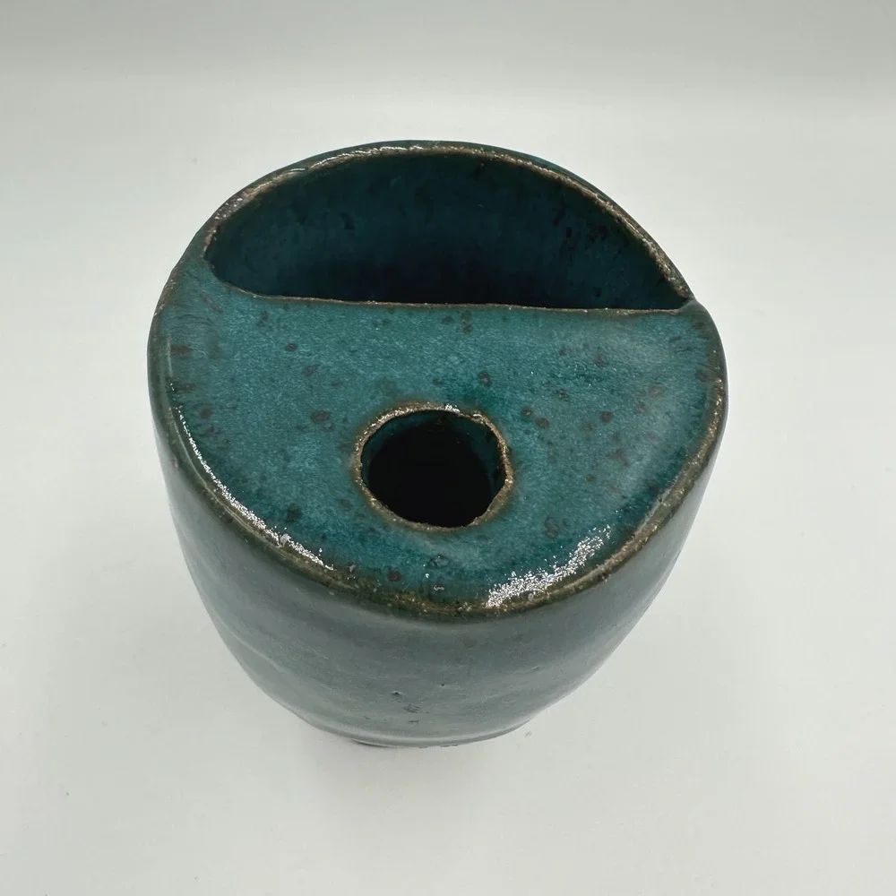 Handmade Pottery Vase Tootbrush Holder Teal Blue Dog Accent‎ Signed K. Mosby